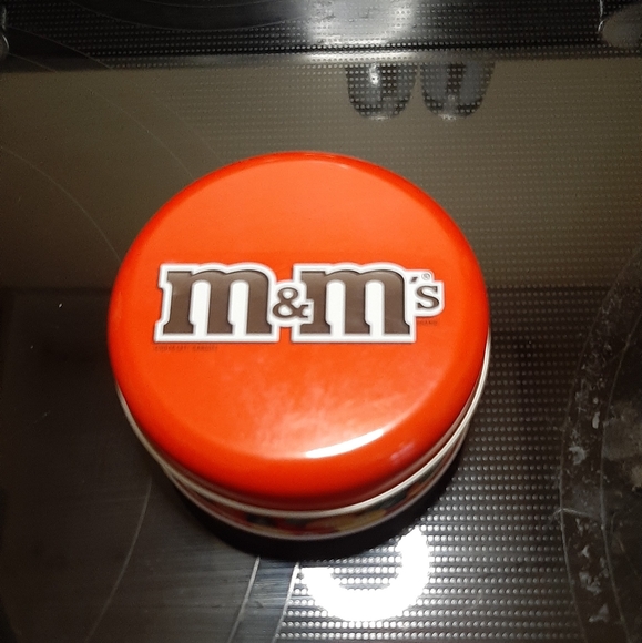 M&M'S Red Watch in tin - Picture 2 of 6